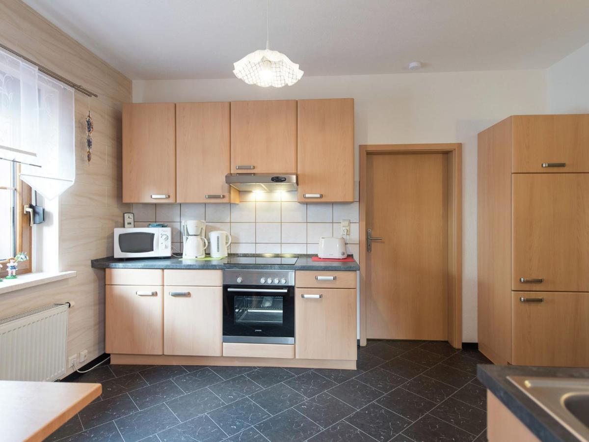 Cozy Apartment In Ore Mountains With Balcony ブライテンブルン 部屋 写真