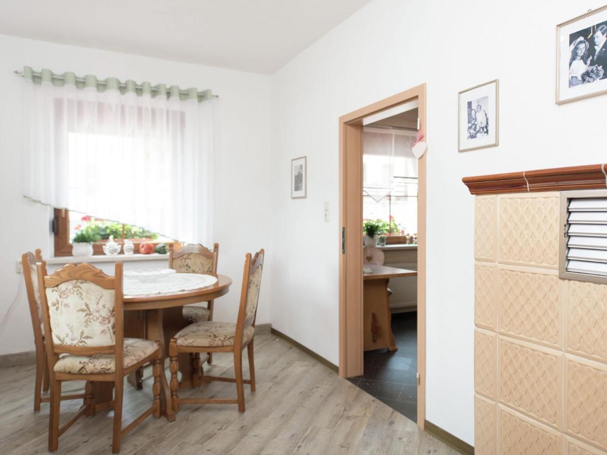 Cozy Apartment In Ore Mountains With Balcony ブライテンブルン 部屋 写真
